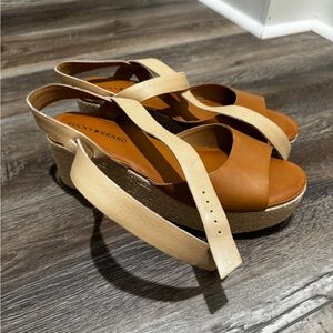 Lucky brand new strappy wedge sandals size 9.5 camel brown in color